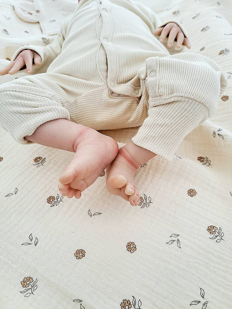 Mušelínová sada do detskej postieľky pre bábätko kvety a natural