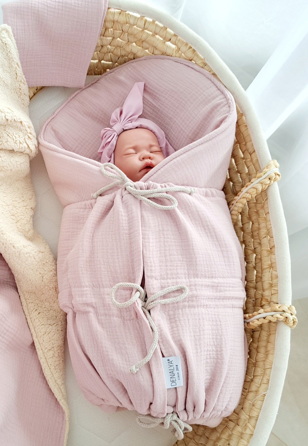 Mušelínová zavinovačka s viazaním – pastel ružová