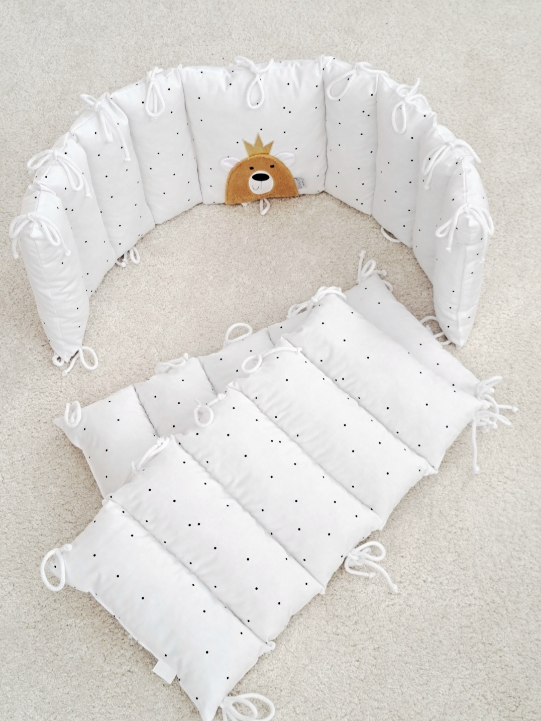 Mantinel premium do postieľky – bodky s horčicovým mackom