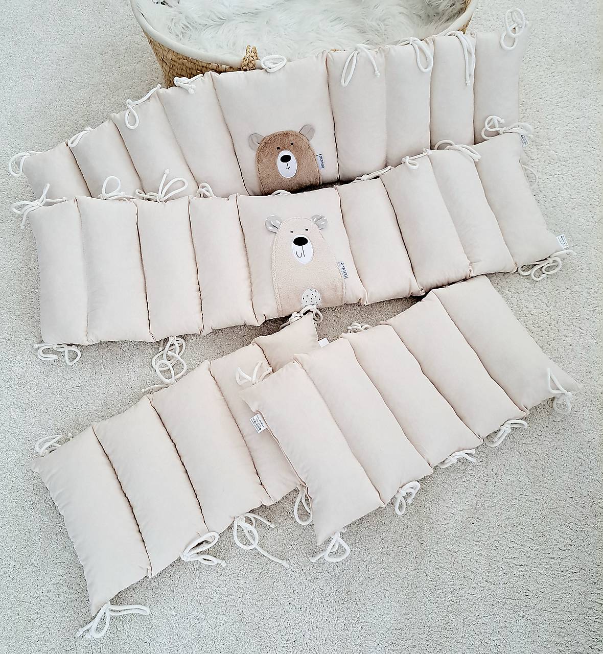 Mantinel premium do postieľky – krémový s mackom