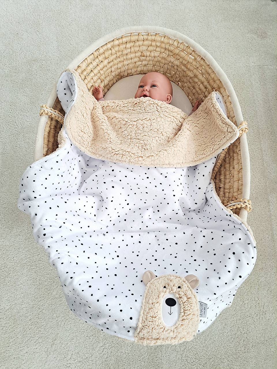 Teplá deka pre bábätko fliačikový fleece s huňatým mackom