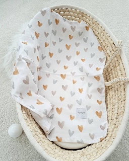 Mušelínová plienka 70x70cm srdcia karamel/šedé/svetlohnedé na off white